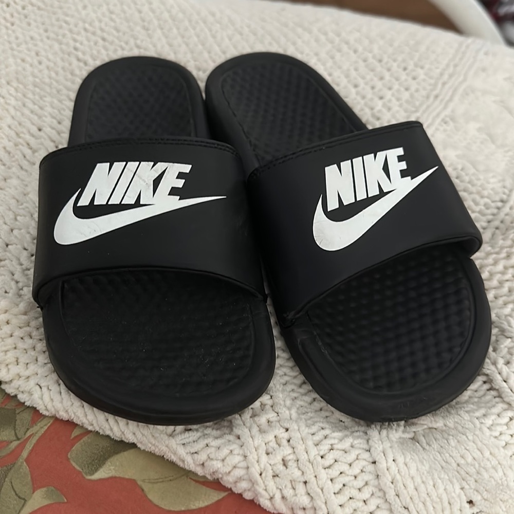 Nike Athletic Flip Flops Sz 5Y